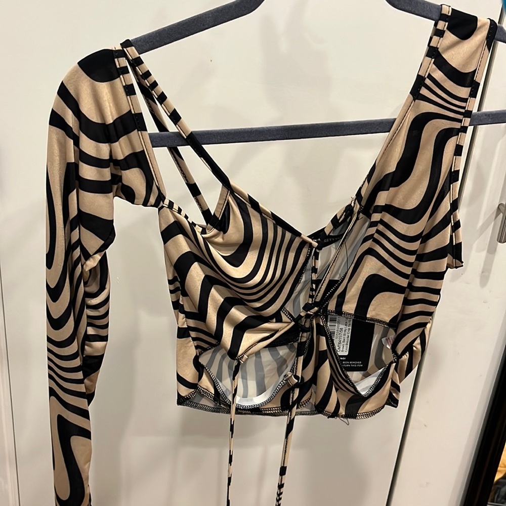 princess polly one shoulder long sleeve crop top